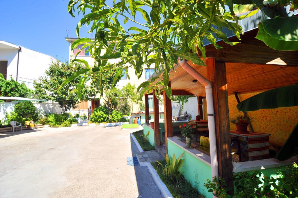 Pemaj Hostel Shkodër Екстериор снимка