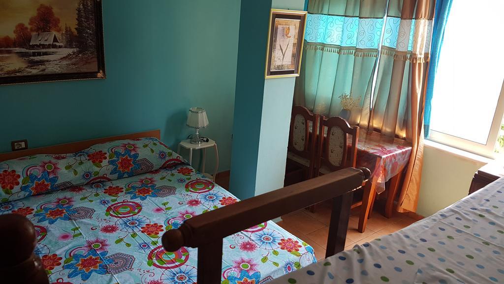 Pemaj Hostel Shkodër Екстериор снимка